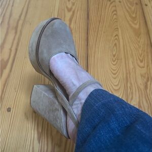 Free People Tan Platform Sandals with Chunky Heel